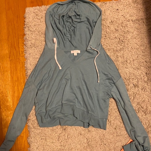 Colsie Tops - Colsie crop hoodie